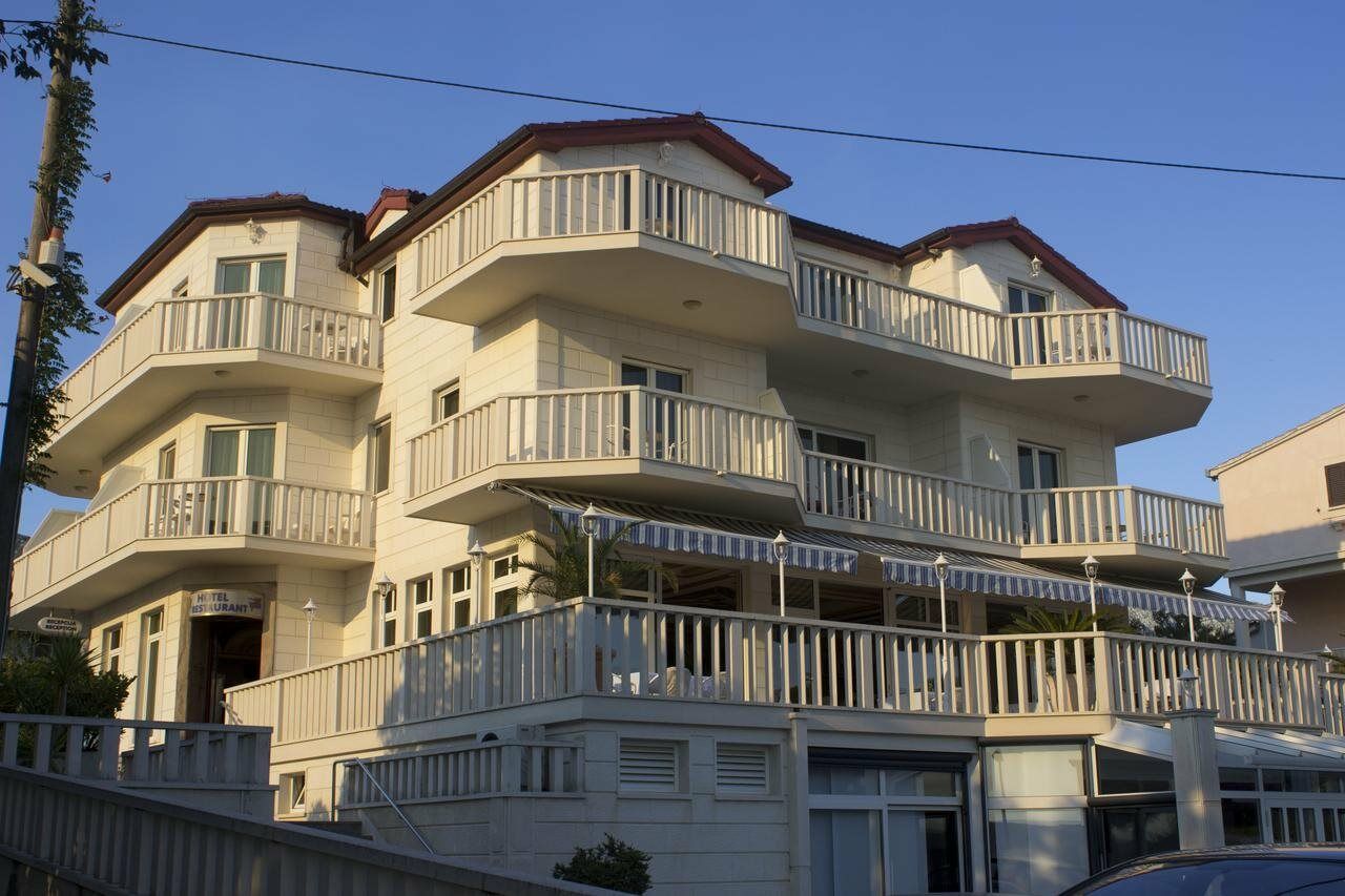 Hotel Villa Zarko Kaštel Stari Exterior foto
